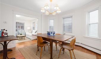 19 County St, Newport, RI 02840