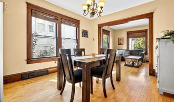 816 N SUPERIOR St, Appleton, WI 54911