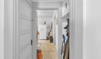 77 Center St, Bangor, ME 04401