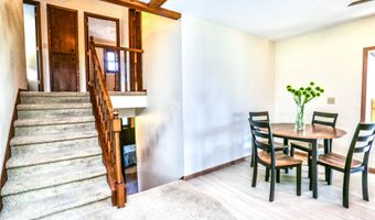 903 Willow Dr, Aberdeen, SD 57401