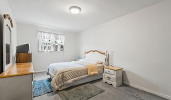 5 ELNA Ct, Bayonne, NJ 07002