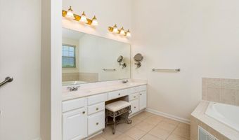 10 Powderhorn Way, Allentown, NJ 08501