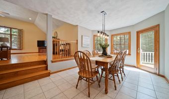 6 Carriage Chase Ln, Atkinson, NH 03811