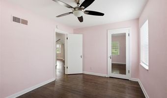 9860 Berwick Dr, Affton, MO 63123