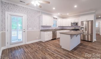 939 Old Stagecoach Rd, Camden, SC 29020