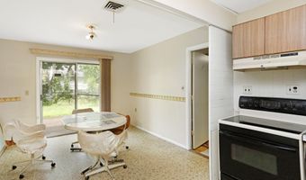 4 Dawn Way, Aberdeen, NJ 07747