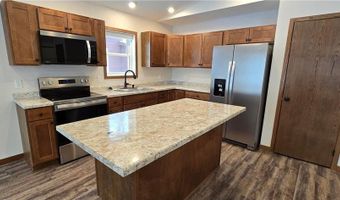 610 E 4th St, Albert Lea, MN 56007