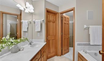13452 Flagstaff Ave, Apple Valley, MN 55124