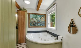 558 Province Rd, Belmont, NH 03220