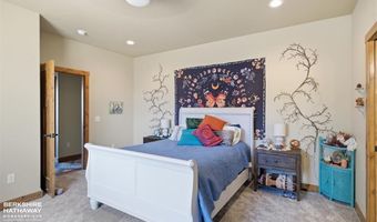 8 Lakota Ct, Cody, WY 82414