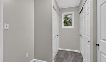 863 Woods Mill Rd, Ballwin, MO 63011