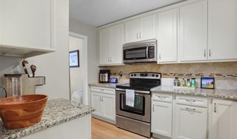 1709 Highview Circle Ct, Ballwin, MO 63021