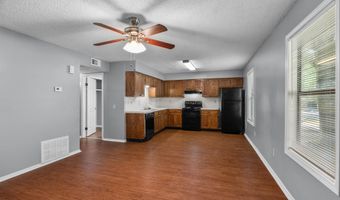 1309 Country Oaks Dr, Benton, AR 72015