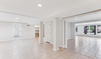 5813 MIDHILL St, Bethesda, MD 20817