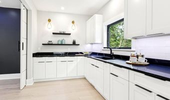 5005 RAVENSWORTH Rd, Annandale, VA 22003