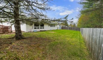 42 Sugarloaf Ln, Bangor, ME 04401