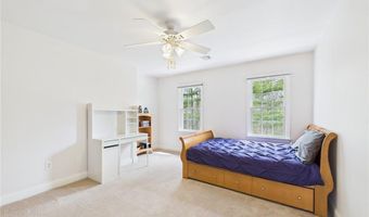 30 Taggart Ct, East Greenwich, RI 02818