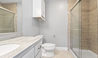 1 Arrowhead Trl, Waterford, CT 06385