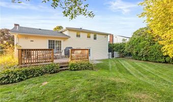 25 Loomis St, Cranston, RI 02920