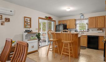 104 Merriment Ln, Blakeslee, PA 18610
