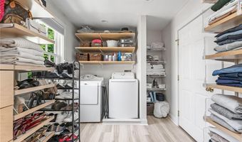 7 Florence Ave, Newport, RI 02840