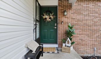 8463 MONARCH Ct, Annandale, VA 22003