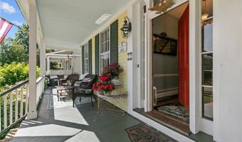 22 Greenough Pl, Newport, RI 02840