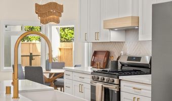 2070 Basswood Ave, Carlsbad, CA 92008