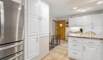 307 21st St NW, Austin, MN 55912