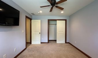 1130 Indian Hills Rd, Brookings, SD 57006