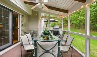 4 Catesby Ln, Bedford, NH 03110