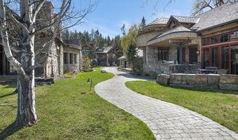 30 Bear Dance Vlg, Bigfork, MT 59911
