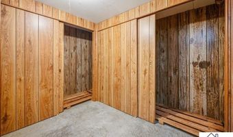 1614 Gateway Dr, Albert Lea, MN 56007