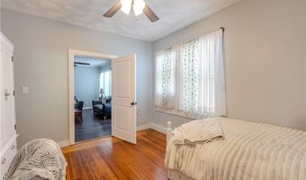 1640 Cranston St, Cranston, RI 02920