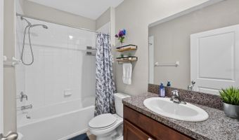 5119 WHITE CHICORY Dr, Apollo Beach, FL 33572