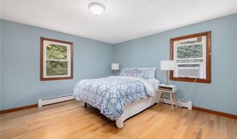 3 Grassy Plain Rd, Barrington, RI 02806