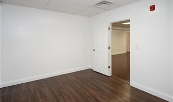 413 High St, Bristol, RI 02809