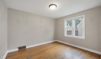 1203 W NORTHLAND Ave, Appleton, WI 54914
