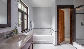 21 Lynwood Rd, Asheville, NC 28804