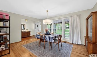404 Oakmont Cir, Ballwin, MO 63011