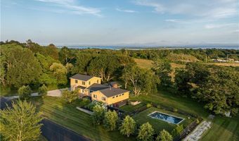 16 Sachuest Dr, Middletown, RI 02842