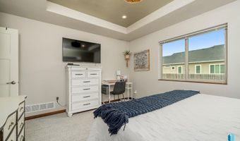 2726 E Sunburst Dr, Brandon, SD 57005