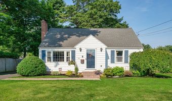 16 Raymond Pl, Cromwell, CT 06416