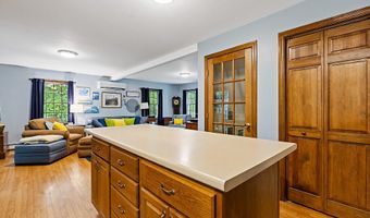 40 Pheasant Run Rd, Belgrade, ME 04917