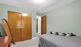 2 Oakmont Ct, Beech Grove, IN 46107