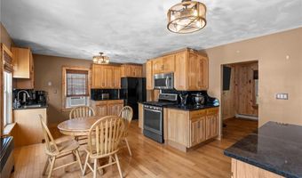 43 Pearl St, Lincoln, RI 02838