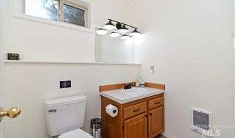 1496 Pine Ridge Dr, Cascade, ID 83611