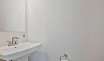 138 SUMMIT POINT Blvd, Bowie, MD 20716