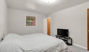 2 Oakmont Ct, Beech Grove, IN 46107