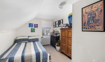 27 Franklin St, Newport, RI 02840